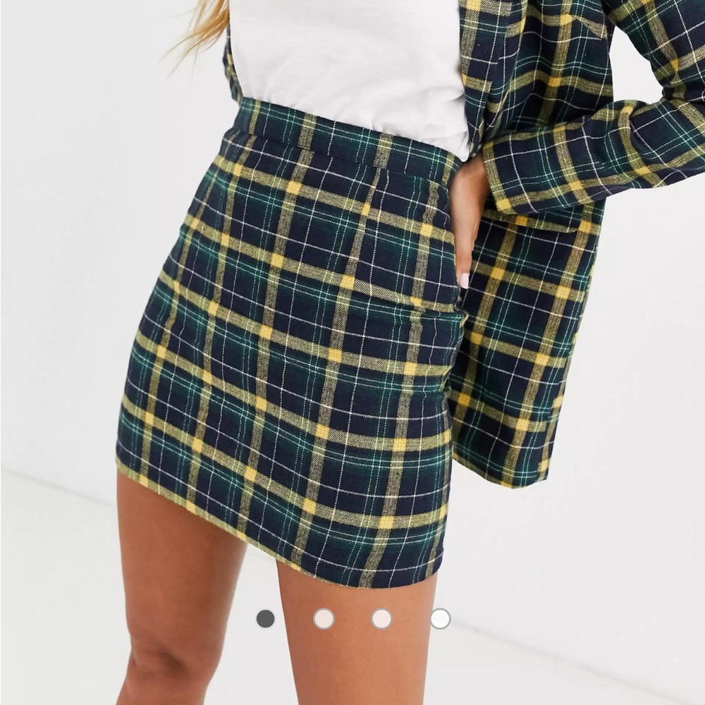 NWT Mini Skirt in Navy Check US 4